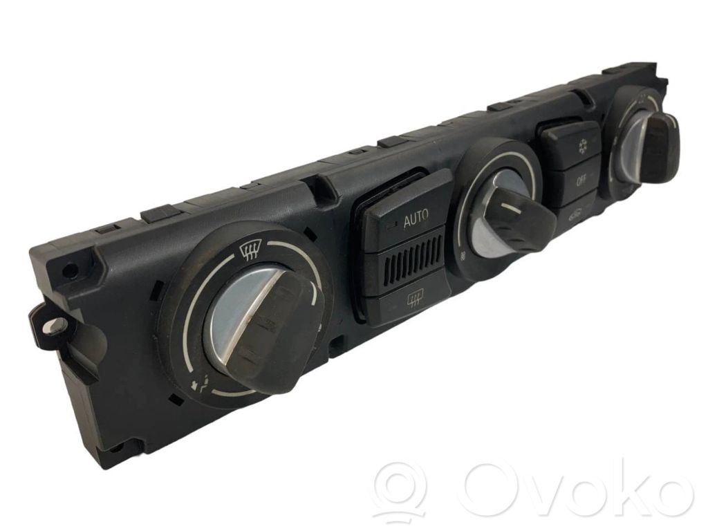 Air conditioning / climate control / interior heating control unit (in the passenger compartment)