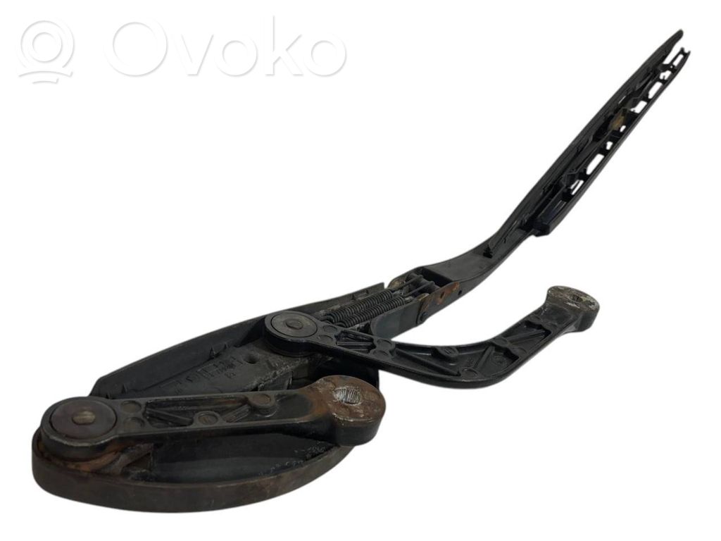 Windshield wiper arm
