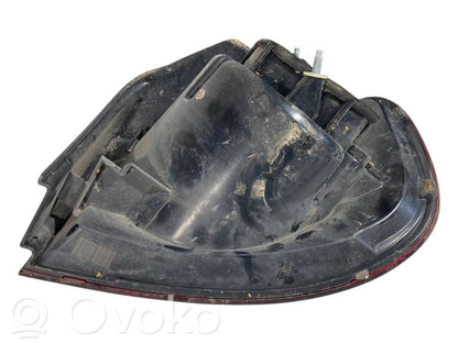 Aizmugurējais lukturis virsbūvē