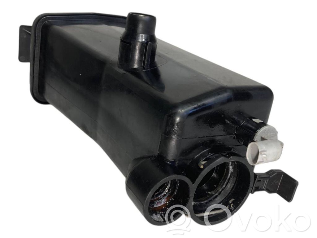 Dzesēšanas šķidruma izplešanās tvertne