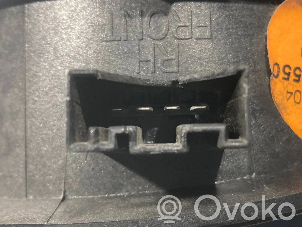 Skaļrunis (-i) priekšējās durvīs