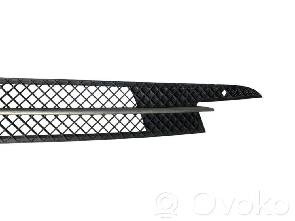 Apakšējais režģis (trīsdaļīgs)