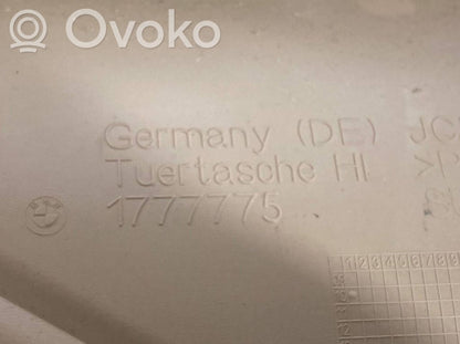 Apšuvums aizmugurējām durvīm