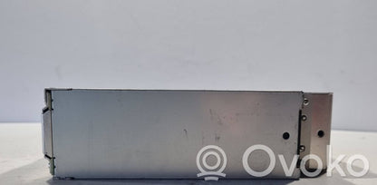 Radio / CD/DVD atskaņotājs / navigācija