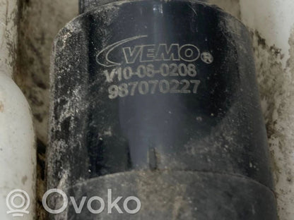 Бачок для жидкости для окон
