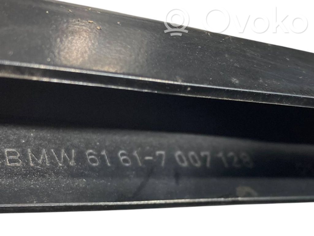 Priekšējā loga tīrītāja kājiņa