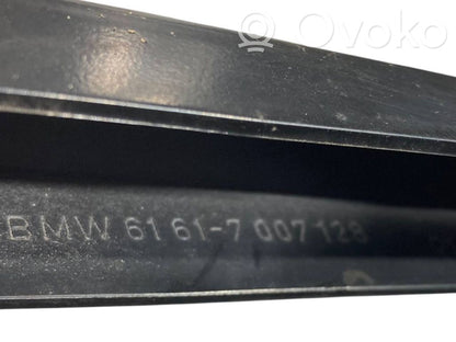 Priekšējā loga tīrītāja kājiņa