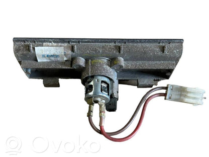 Cigarešu aizdedzināmais priekšā