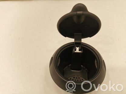 Пепельница (передняя)