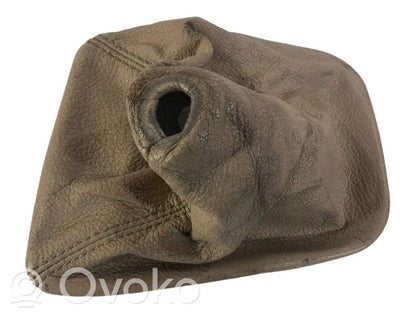 Ātrumu pārslēgšanas sviras dekoratīvā apdare (āda, uzgalis)