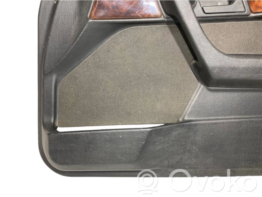 Priekšējo durvju apdare