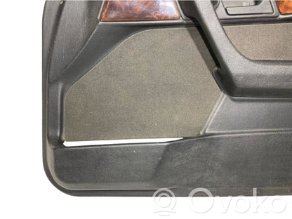 Priekšējo durvju apdare