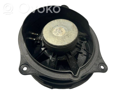 Speaker(s) in the rear door