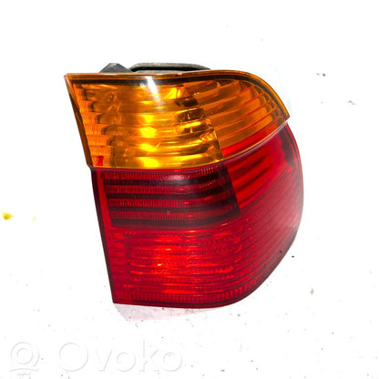 Aizmugurējais lukturis virsbūvē