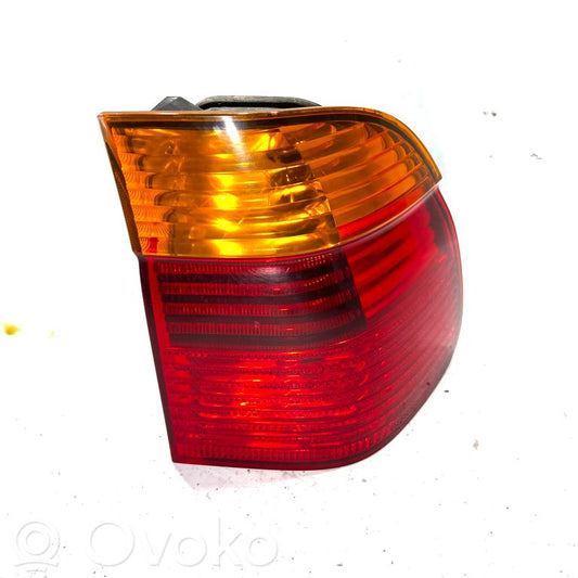 Задний фонарь в кузове