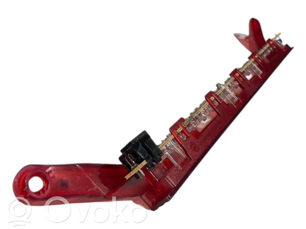 Papildu bremžu signāla lukturis