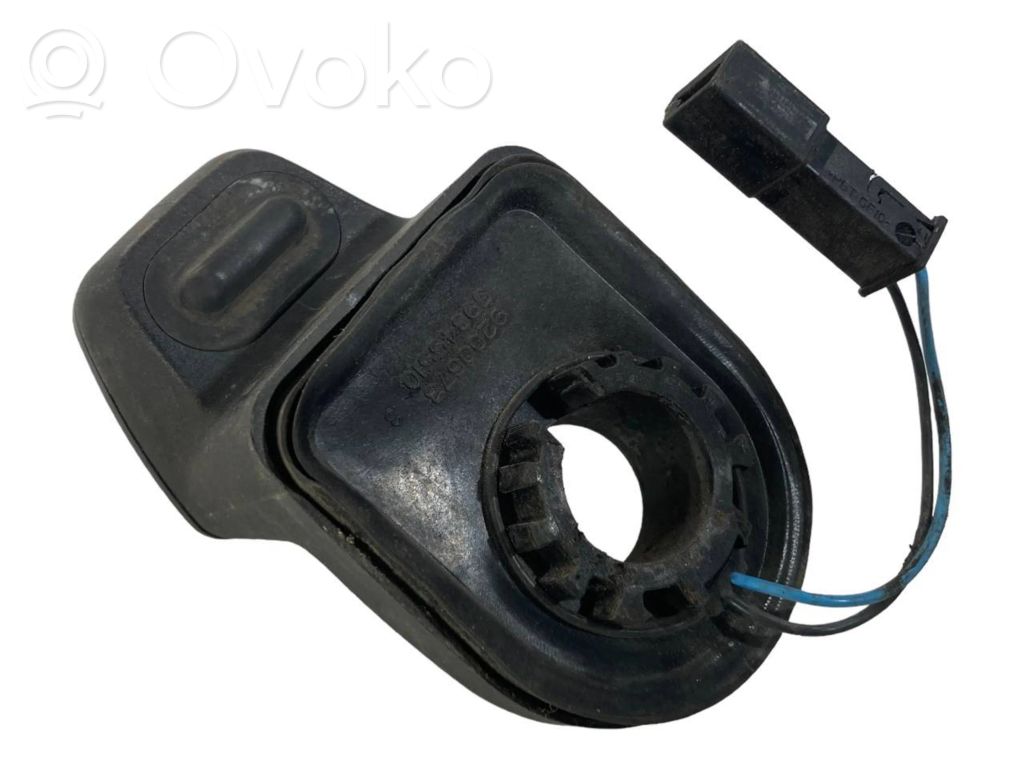 Aizmugurējā stikla aizmugurējā stikla atvēršanas rokturis