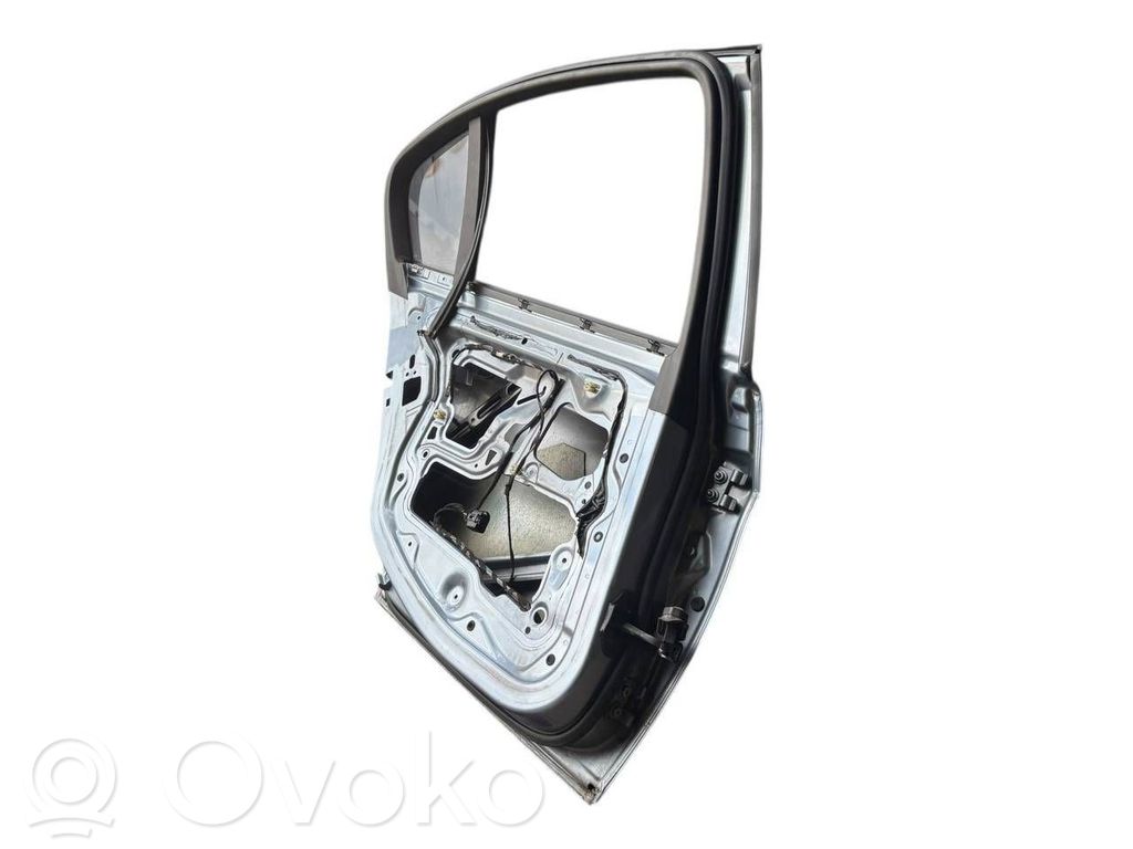 Aizmugurējās durvis