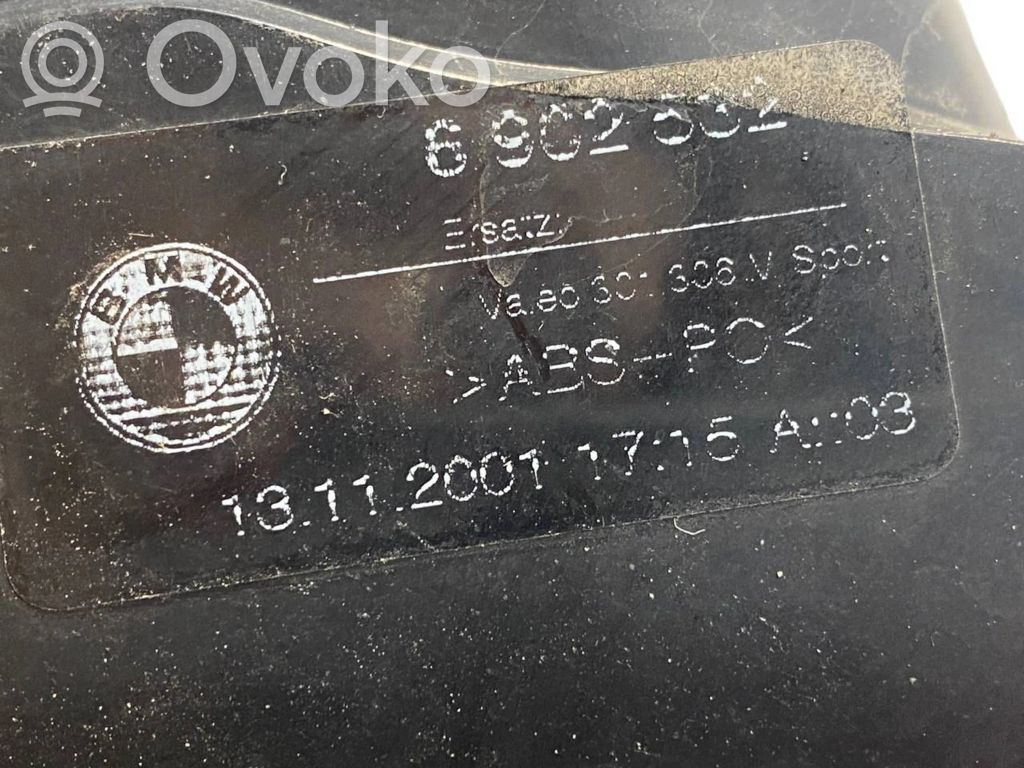 Задний фонарь в кузове