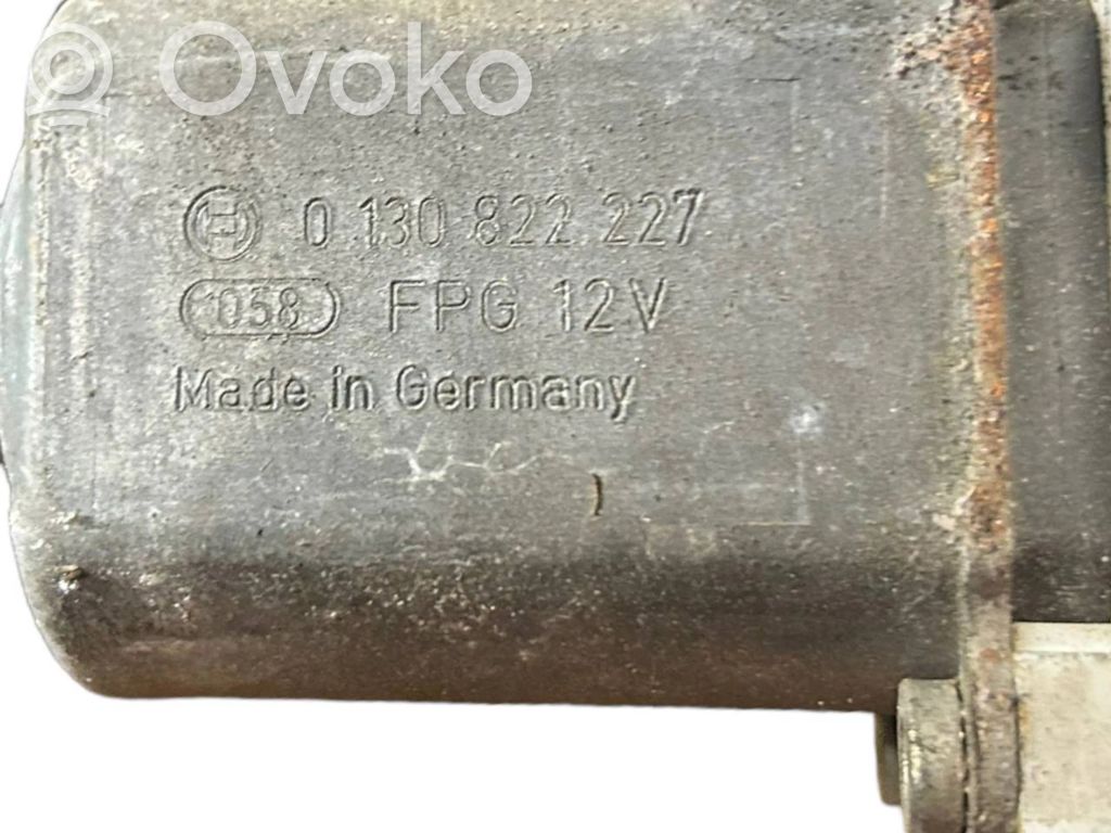 Priekšpusē elektriskā loga pacelšanas mehānisma komplekts