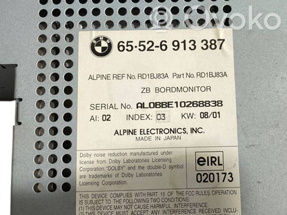 Radio / CD/DVD atskaņotājs / navigācija