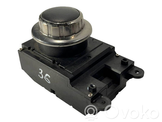 Multimedia controller