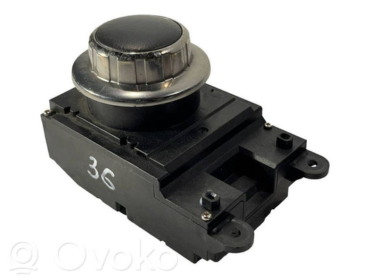 Multimedia controller