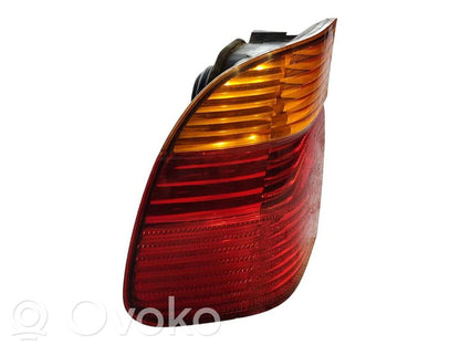 Aizmugurējais lukturis virsbūvē