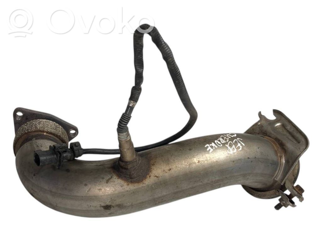 Caurulīte (-es) / šļūtene (-es)