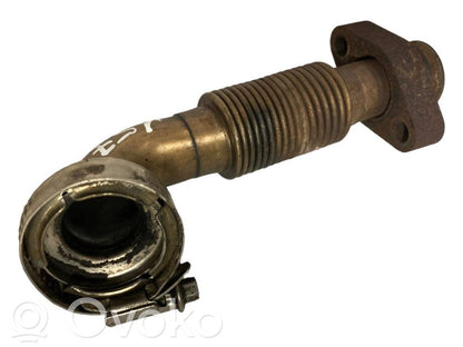 Caurulīte (-es) / šļūtene (-es)