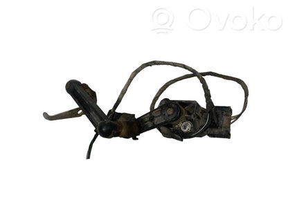 Augstuma sensors (priekšējo lukturu)