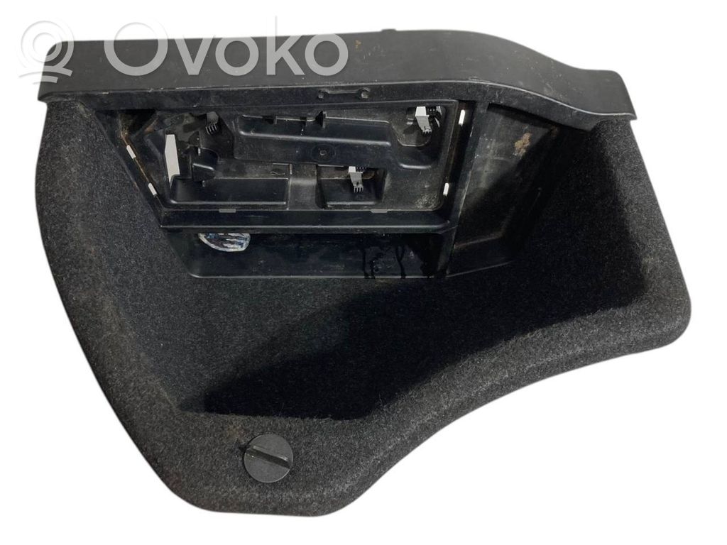 Mantu nodalījums stumbrs