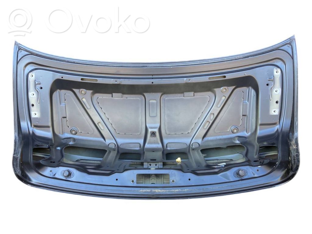 Задняя крышка (багажник)