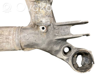 Pusrāmis aizmugurējais / priekšējais