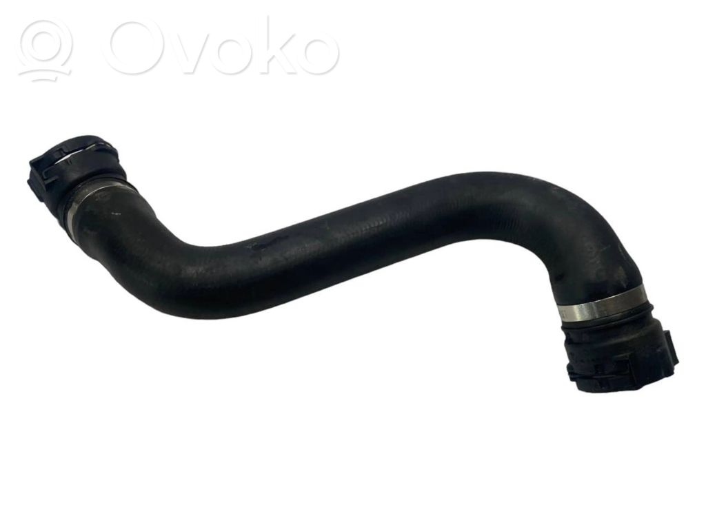 Caurulīte (-es) / šļūtene (-es)