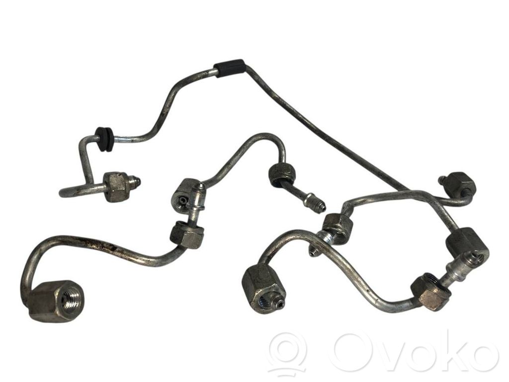 Degvielas caurulīte (-es)