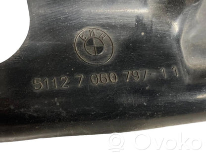 Rear bumper mounting bracket