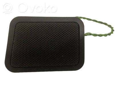 Динамик(и) в задней двери