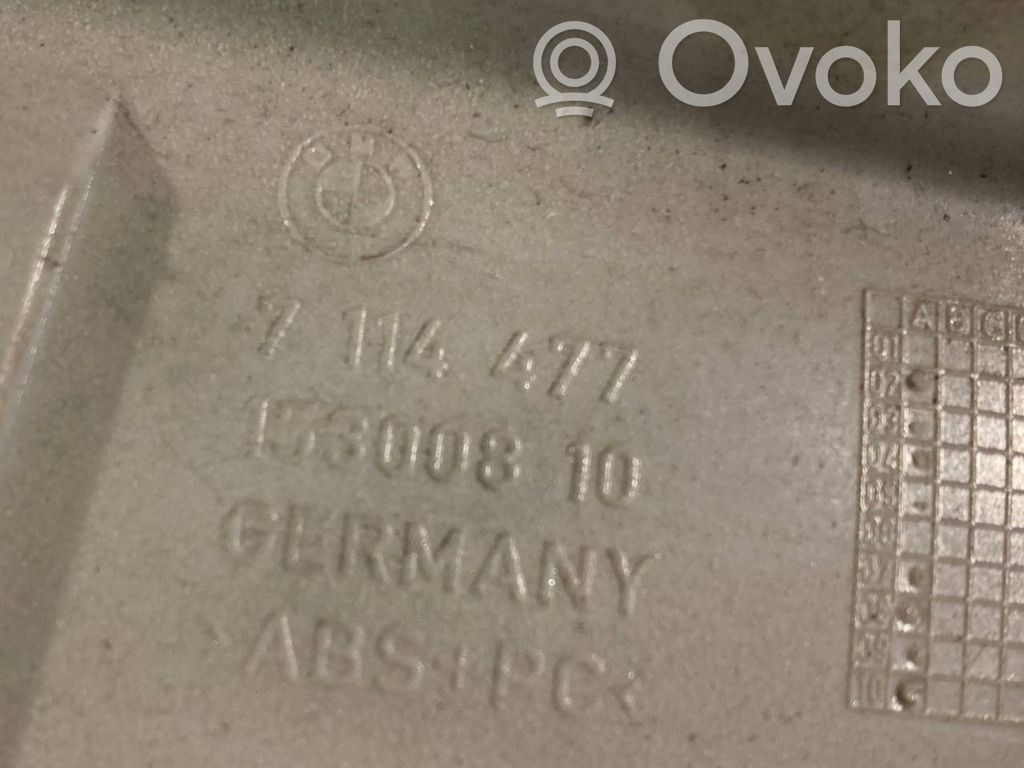 (D) statņa dekoratīvā apdare (augšdaļa)