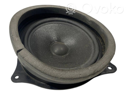 Speaker(s) in the rear door