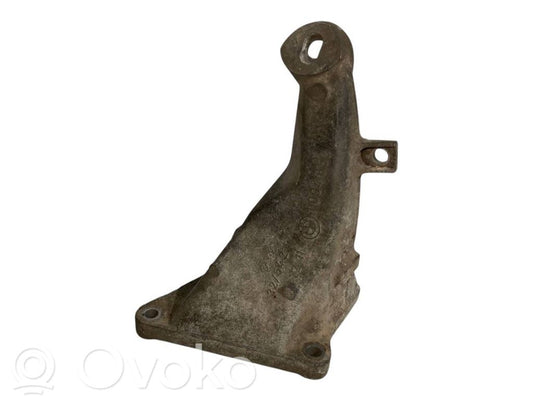 Engine mounting bracket