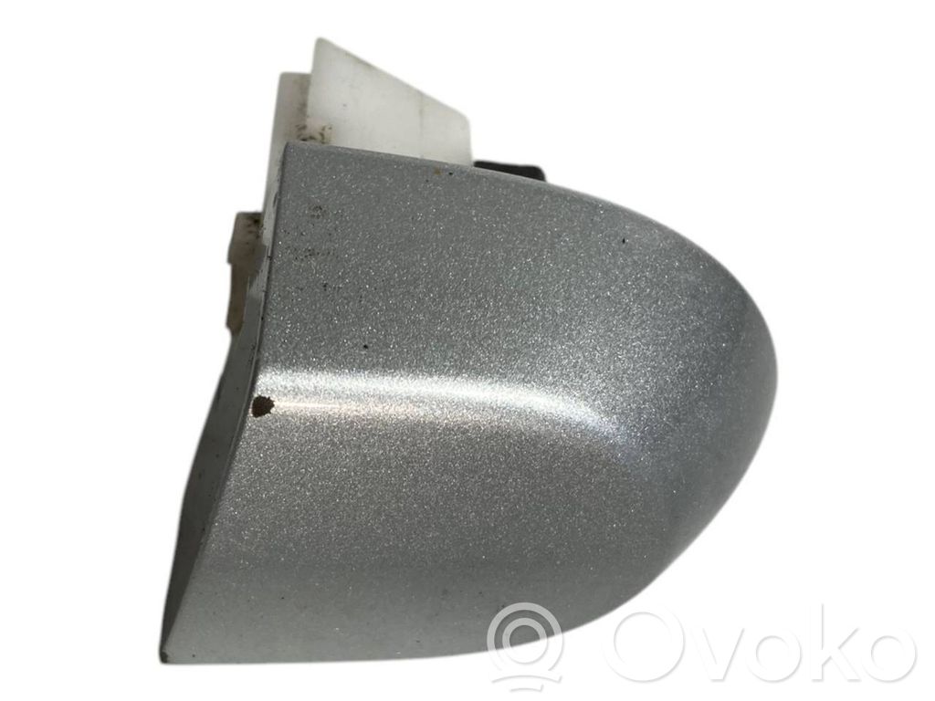 Крышка ручки передней двери