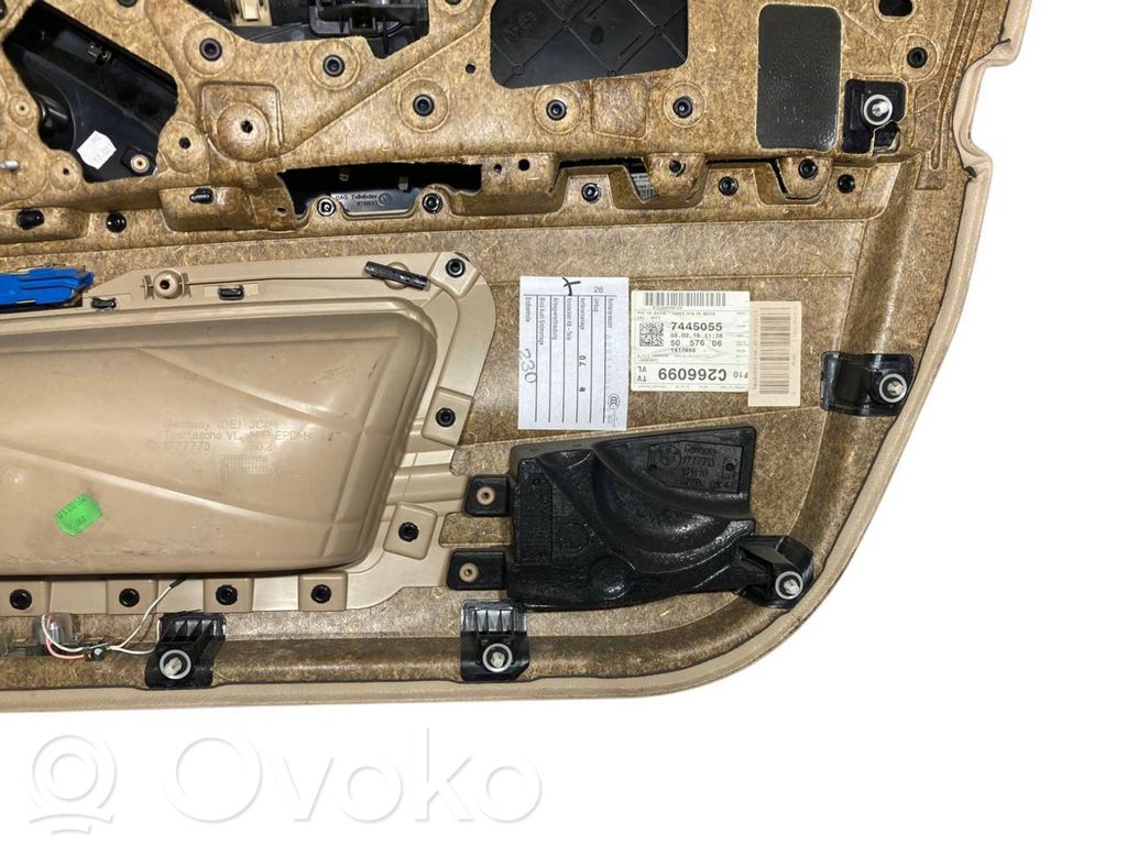 Priekšējo durvju apdare