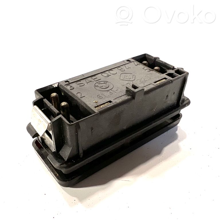 Avārijas lukturu slēdzis