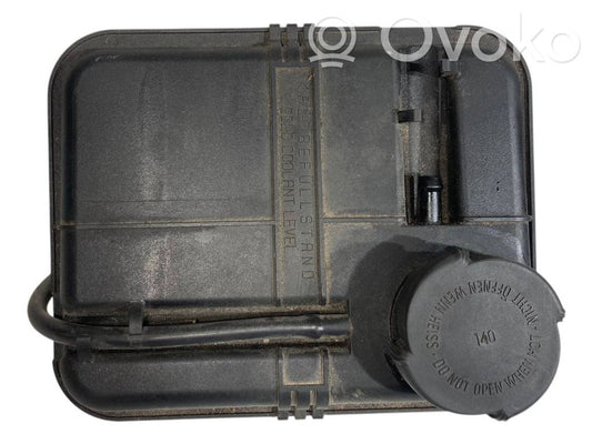 Расширительный бачок охлаждающей жидкости