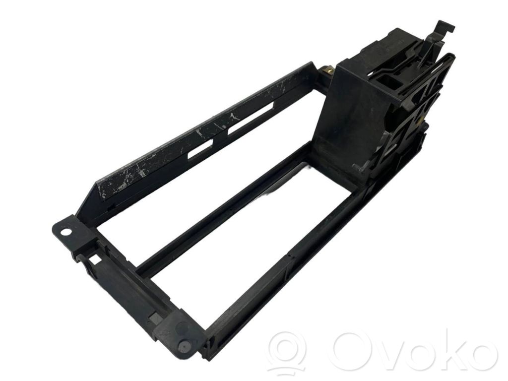 Radiouztvērēja / navigācija dekoratīvā apdare