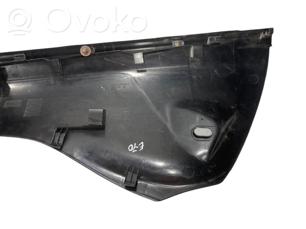 (C) statņa dekoratīvā apdare