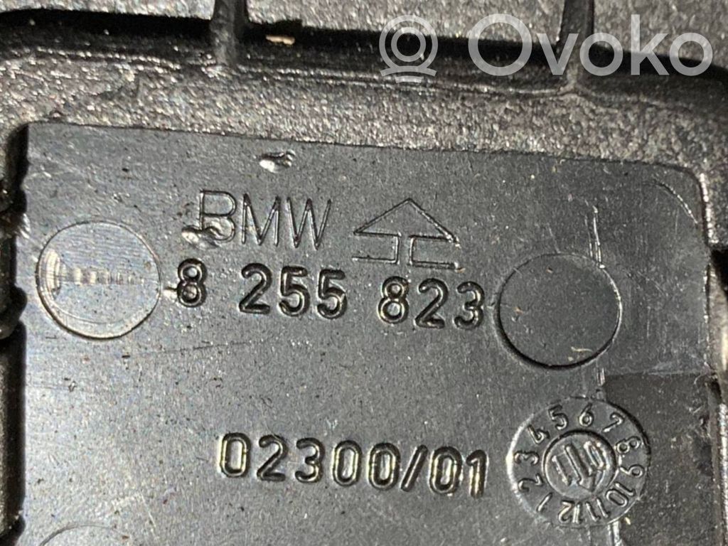 Bagāžnieka sānu apakšējās apdares panelis