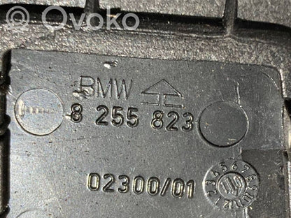 Bagāžnieka sānu apakšējās apdares panelis