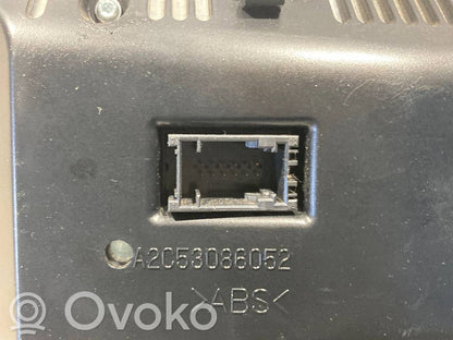 Ekrāns / displejs / mazais ekrāns